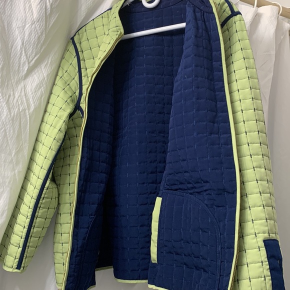 Reversible green or navy blue jacket to keep you warm. Size 2X - Picture 3 of 3